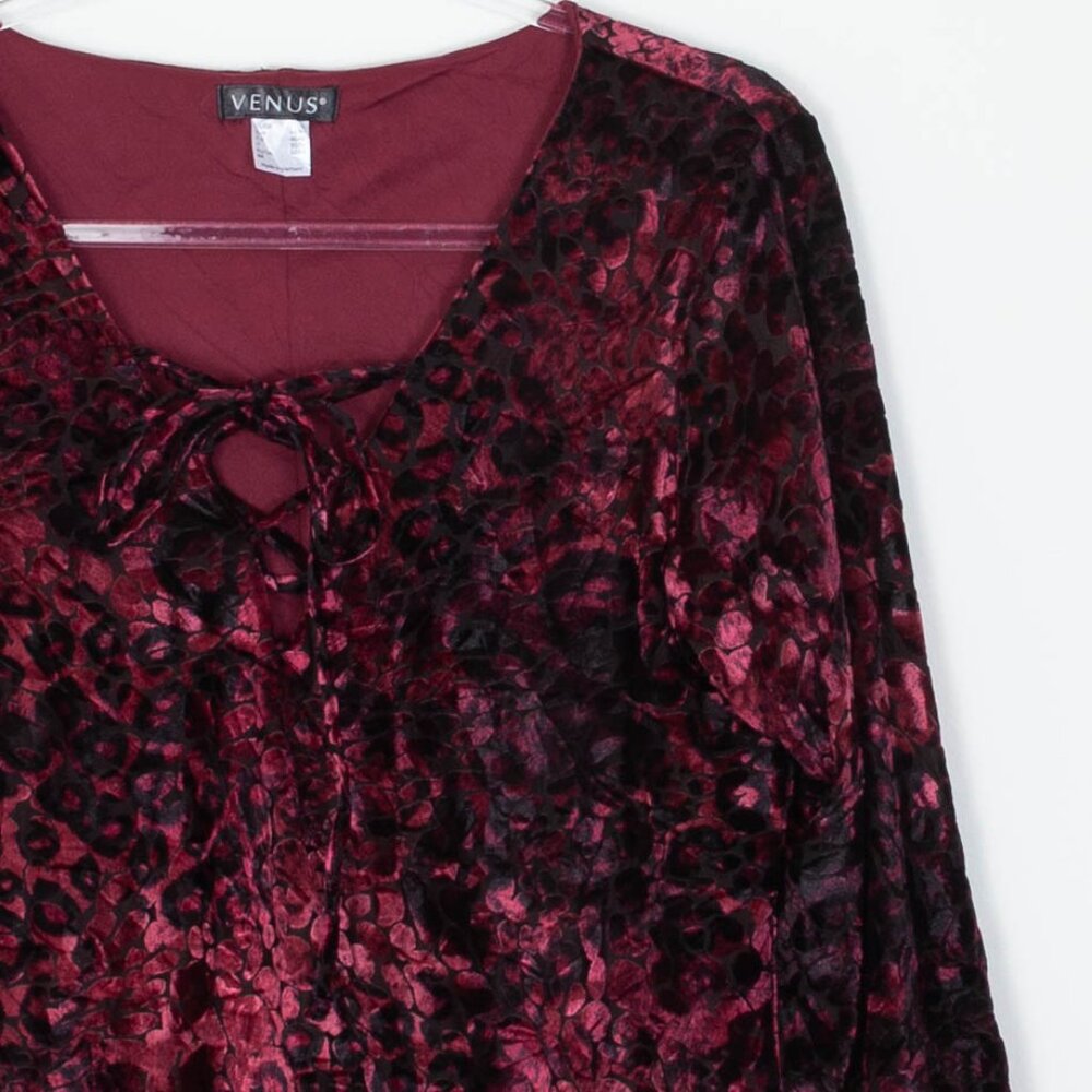 Venus‎ Womens Crushed Velvet Bell Sleeve Top Size L Red Black Dark Romantic Goth - Picture 2 of 8